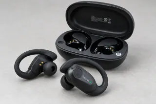 Detalle cercano de los audífonos Lenovo XT80 y sus componentes